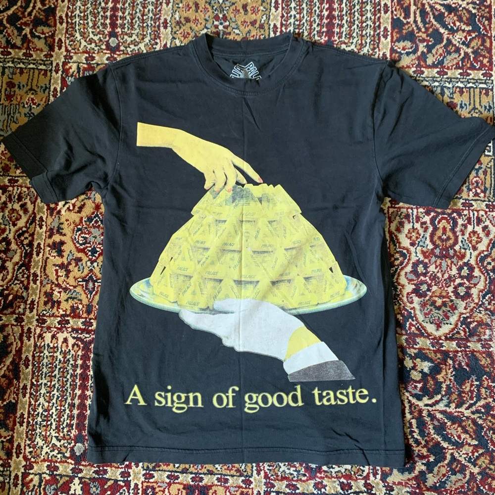 Palace tee